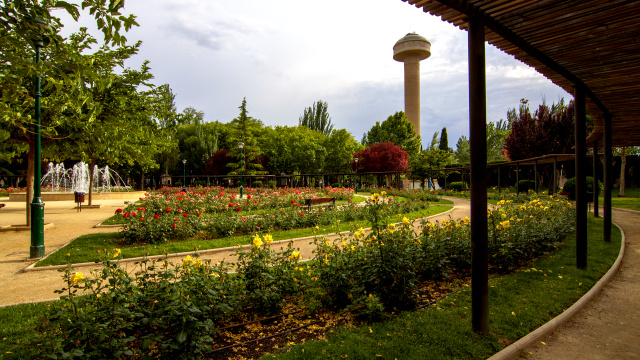 CENTRO DE INTERPRETACIÓN DEL AGUA-MIRADOR Y PARQUE DE LA FIESTA DEL ÁRBOL 
