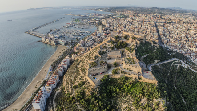CASTILLO DE SANTA BÁRBARA