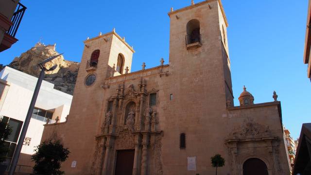 EDIFICIOS RELIGIOSOS: CONCATEDRAL DE SAN NICOLÁS Y BASÍLICA DE SANTA MARÍA