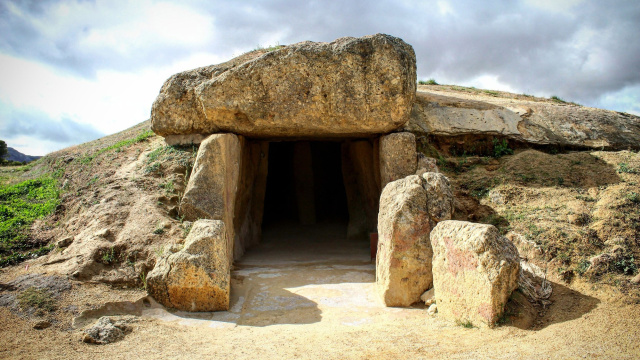 DOLMEN DE MENGA